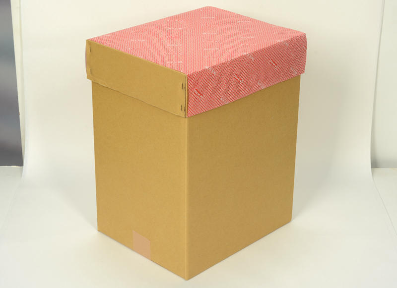 日本人形・ガラスケースには包装紙をおかけします