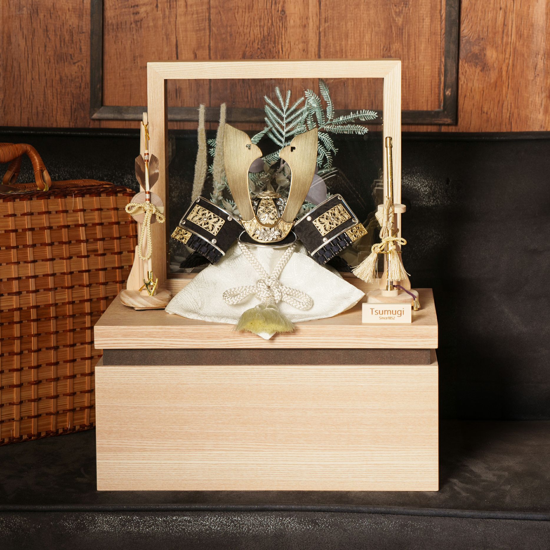 【150】兜収納飾台★展示品 収納 兜飾り「律」 レビュー | 人形の東玉